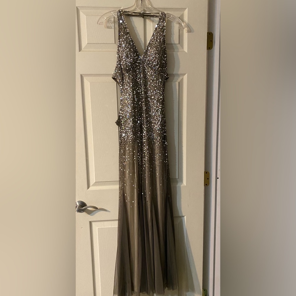 Women’s/girls prom dress